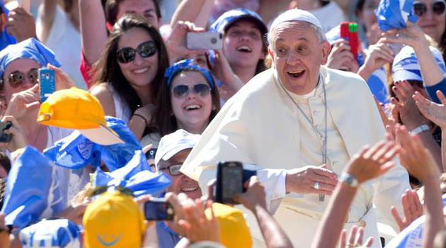 Papa Francesco incontra i Giovani delle Scuole in Piazza San Pietro