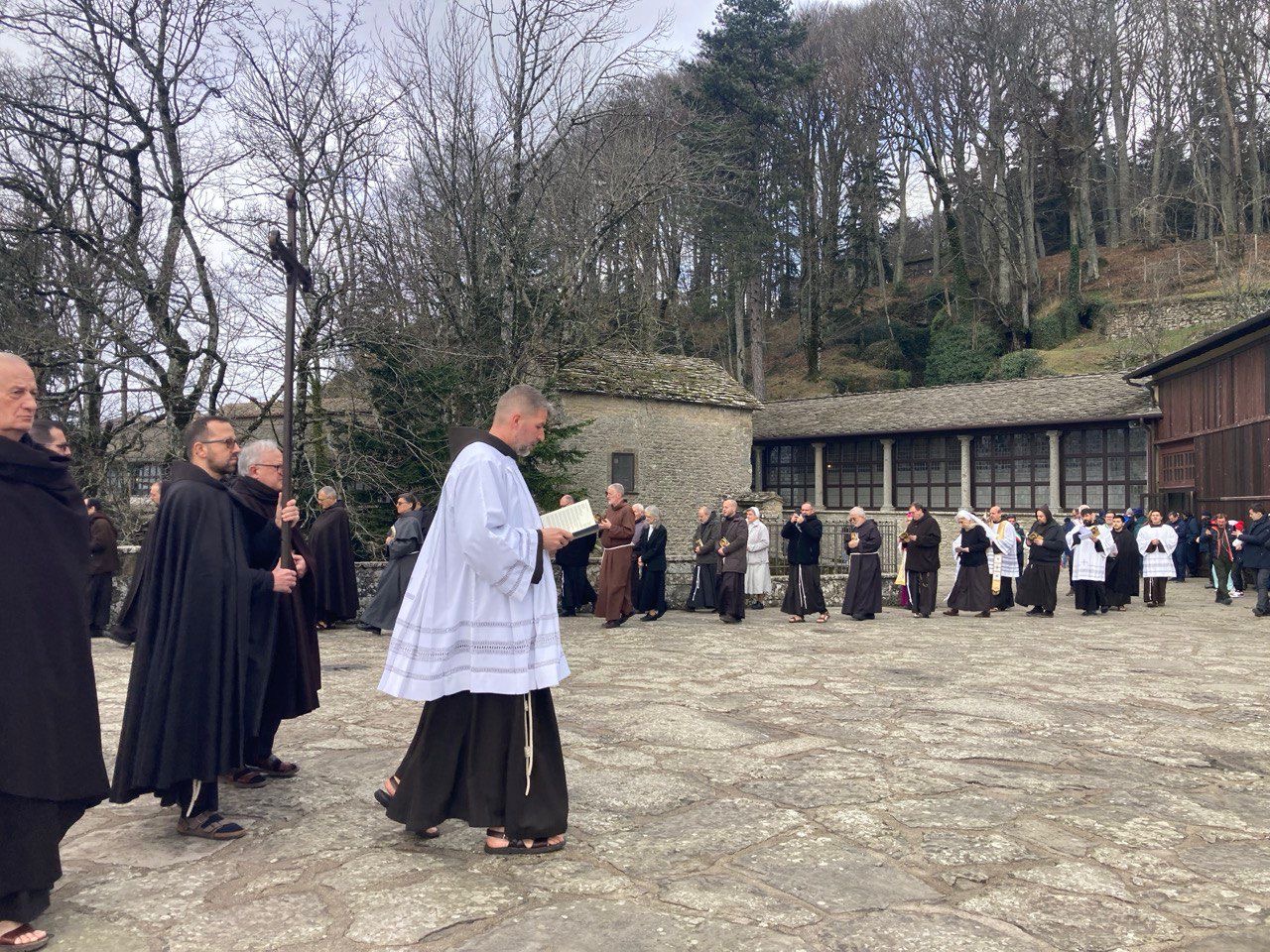 Processione verso il Santuario Ottocentenario Stimmate